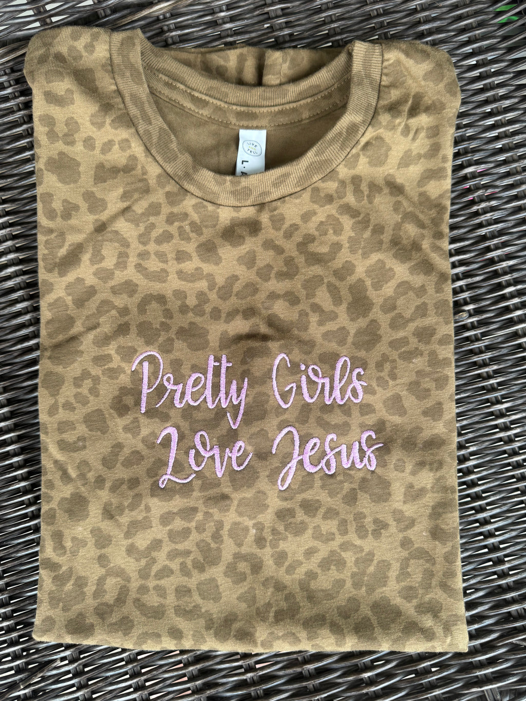 Pretty girls love Jesus embroidered short sleeve shirt