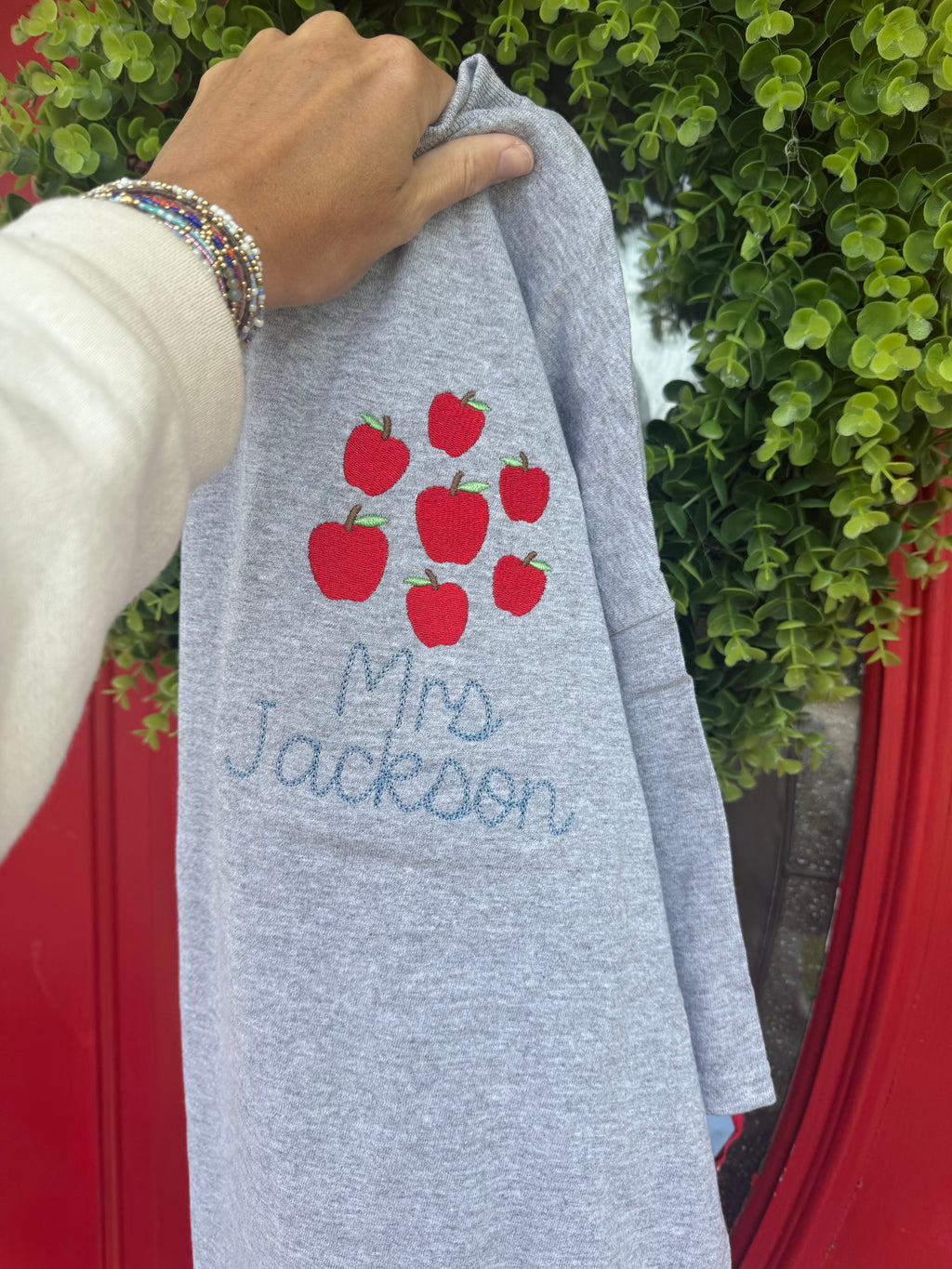 Apple embroidered short sleeve shirt