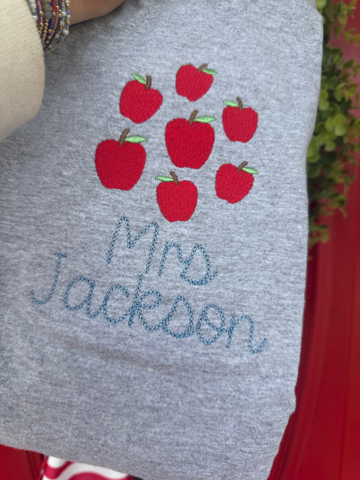 Apple embroidered short sleeve shirt